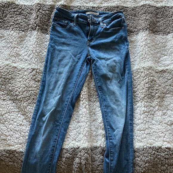Levi skinny jeans - Picture 2 of 5